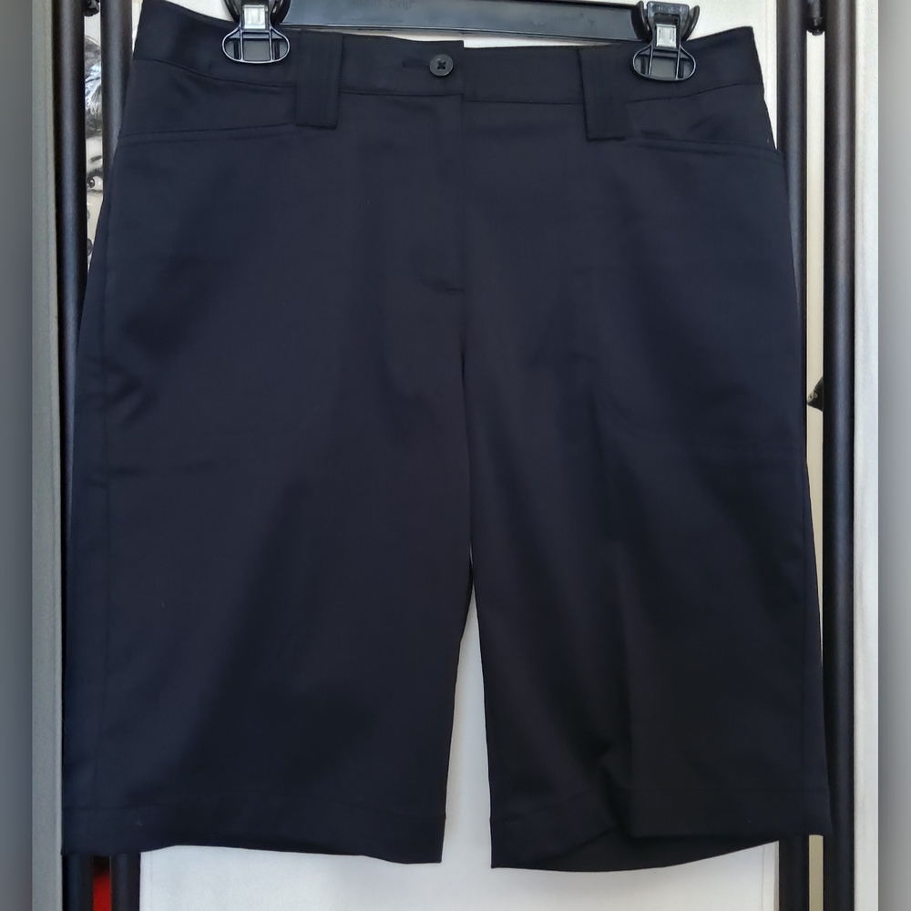 Slazenger black womans golf shorts size 4